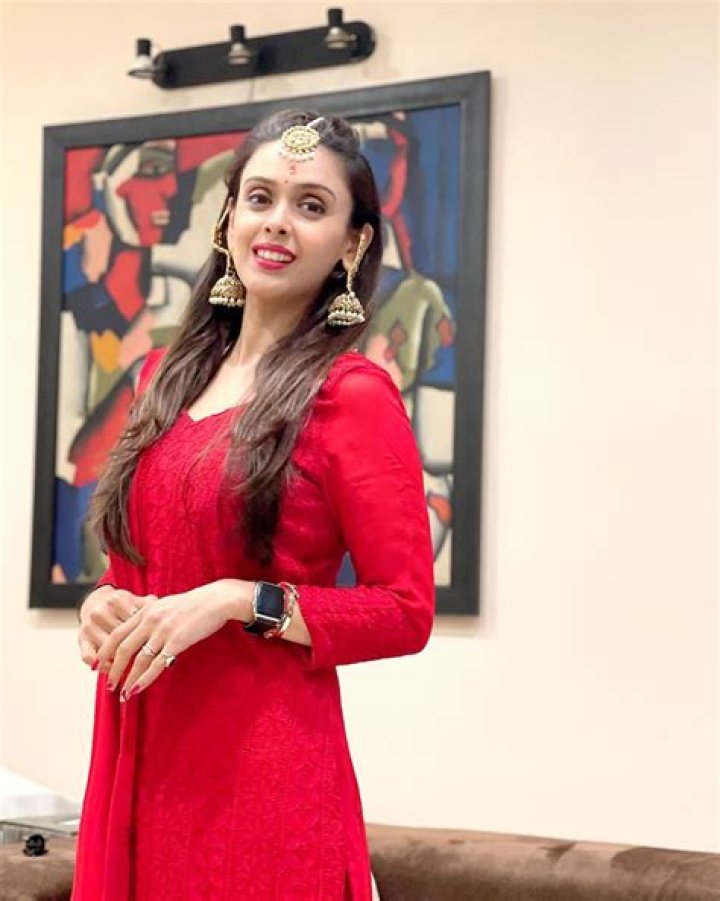 Hrishitaa Bhatt Biography, Age, Height, Husband, Net Worth, Family