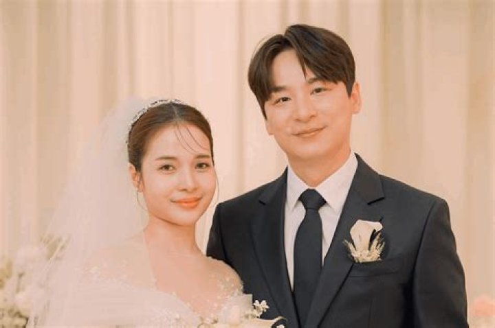 Kim Joo-hyuk Biography, Age, Height, Wife, Net Worth, Family